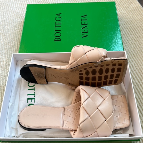 EUC BOTTEGA VENETA Size 41 Lido Flats Woven Slide Sandal in Bandage Nude Tan - Picture 9 of 12